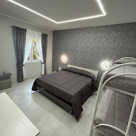 Skycity 2 B&B نابولي المظهر الخارجي الصورة