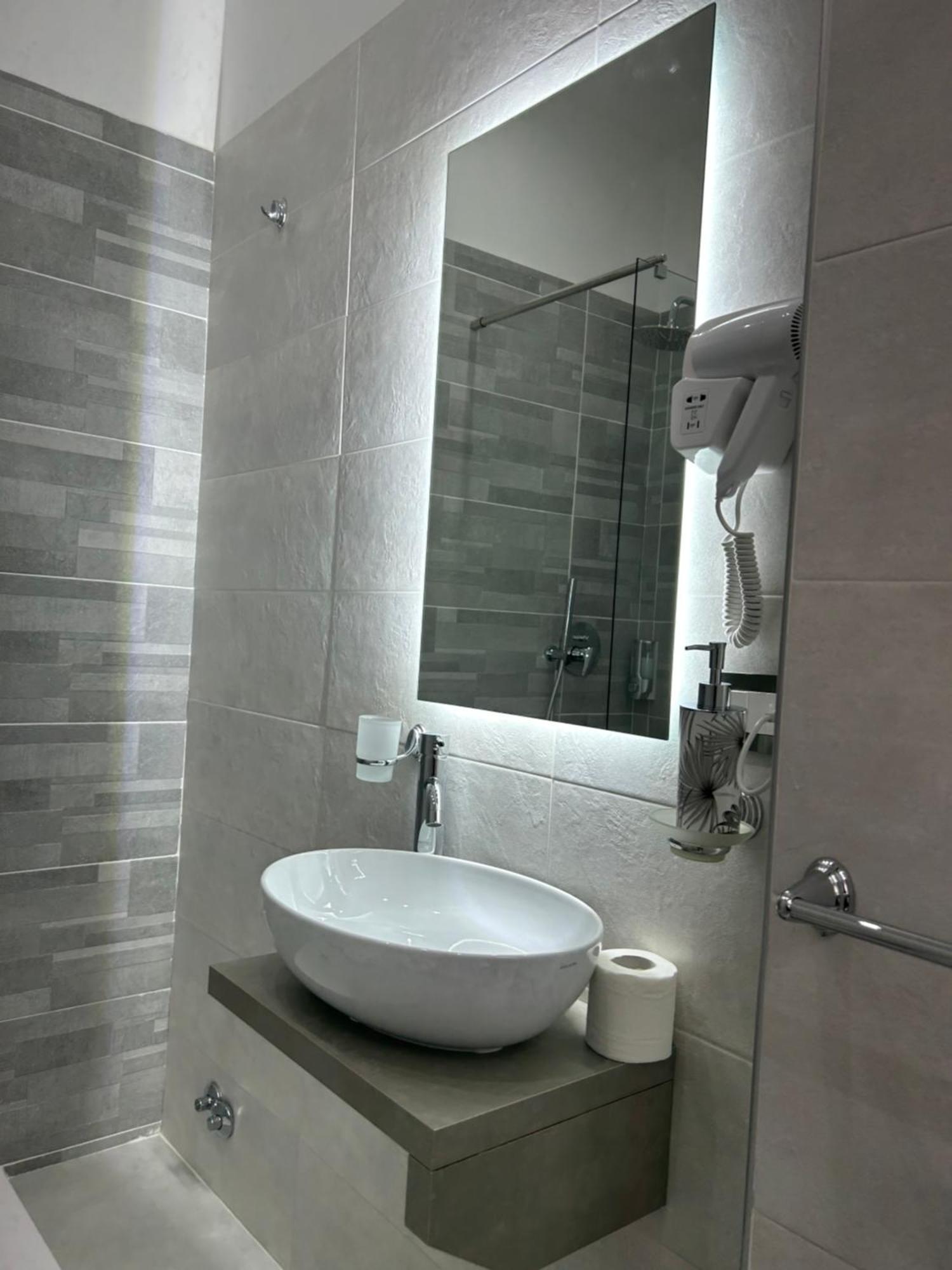Skycity 2 B&B نابولي المظهر الخارجي الصورة